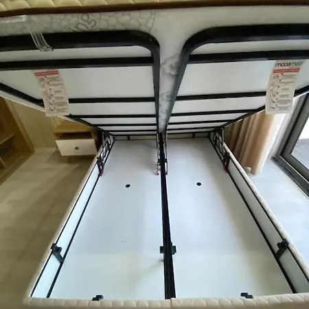 Havalimani Ve Alisveris Merkezlerine Yakin Havuzlu Daire Apartment