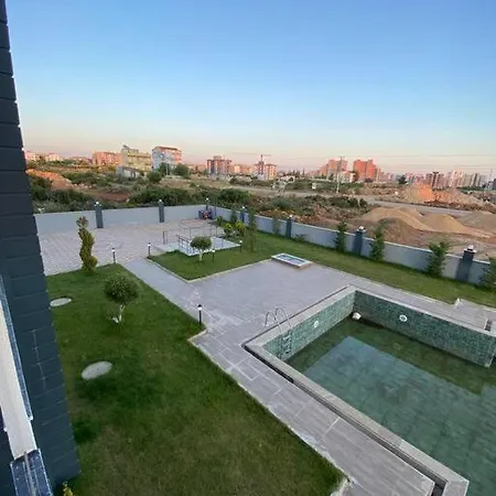 Havalimani Ve Alisveris Merkezlerine Yakin Havuzlu Daire Apartment *