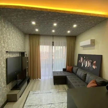 Havalimani Ve Alisveris Merkezlerine Yakin Havuzlu Daire Apartment