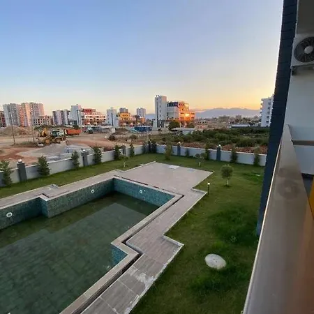 Havalimani Ve Alisveris Merkezlerine Yakin Havuzlu Daire Apartment Aksu (Antalya)